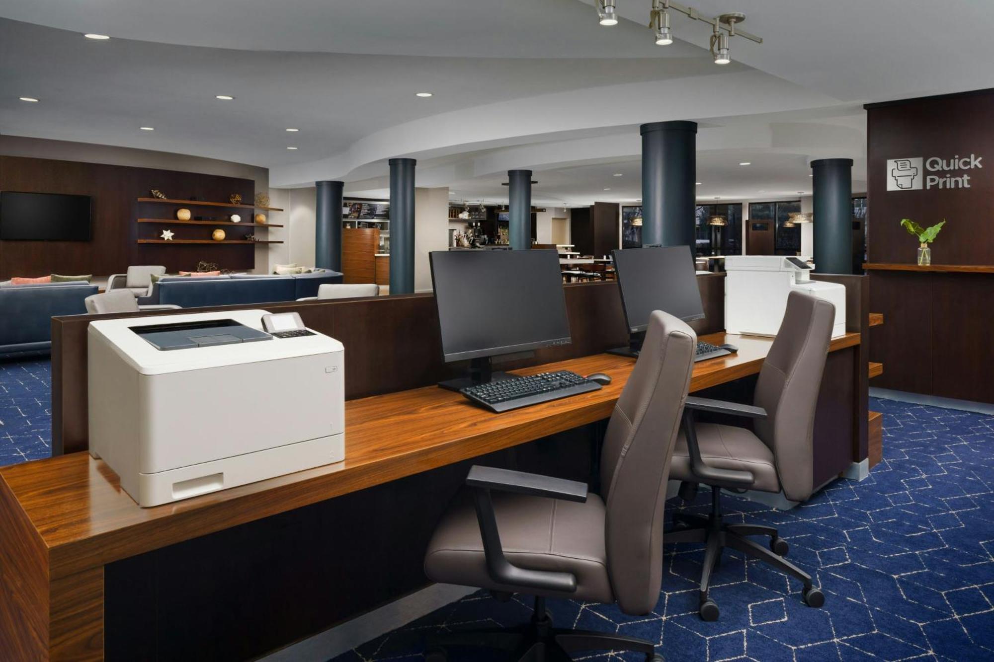 Отель Courtyard By Marriott Potomac Mills Вудбридж Экстерьер фото